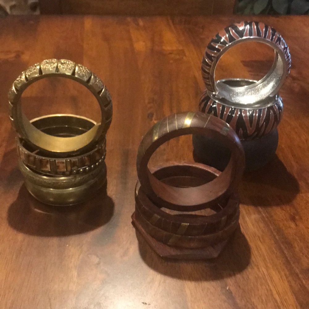 Bundle of 12 bangles - Picture 2 of 5